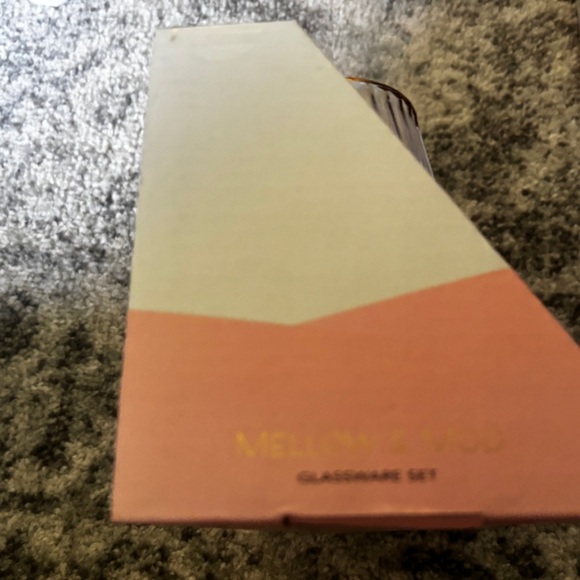 NIB Mellow & Mod 2-Pack Glassware Set 15oz Gold Rim Ribbed Tumblers - Picture 3 of 5